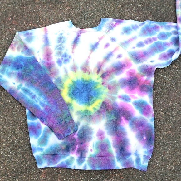 Fruit of the Loom Other - VINTAGE Fruit of The Loom Sweater with Custom Tie-Dye Unisex